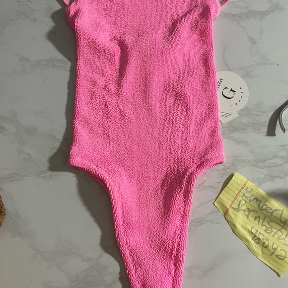 NWT HUNZA G Petra - Picture 3 of 5